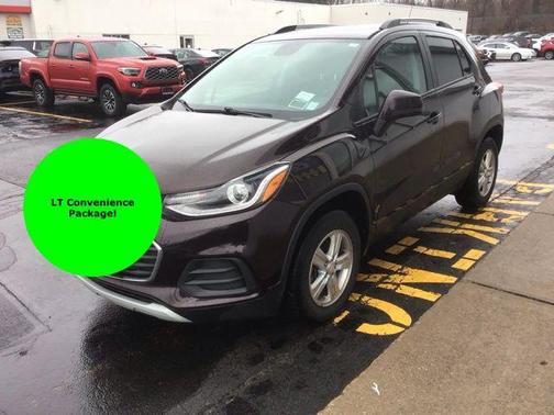 Black Cherry Metallic 2022 Chevrolet Trax LT