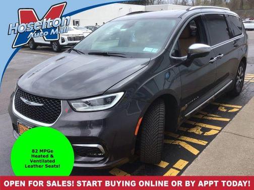 Granite Crystal Metallic Clearcoat 2023 Chrysler Pacifica L