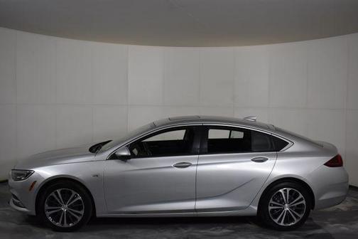 2018 Buick Regal Sportback Essence