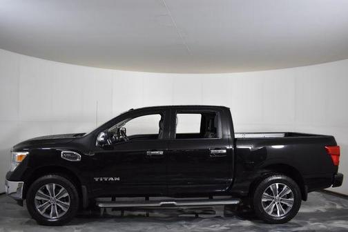 2017 Nissan Titan SL