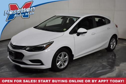 Summit White 2018 Chevrolet Cruze LT