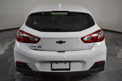Summit White 2018 Chevrolet Cruze LT