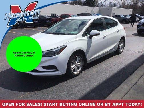 Summit White 2018 Chevrolet Cruze LT