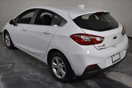 Summit White 2018 Chevrolet Cruze LT