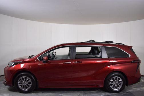 Ruby Flare Pearl 2024 Toyota Sienna XLE