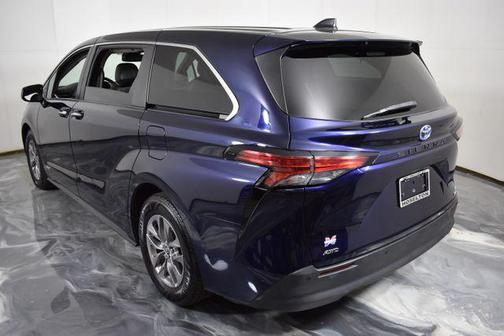 2021 Toyota Sienna XLE 7 Passenger