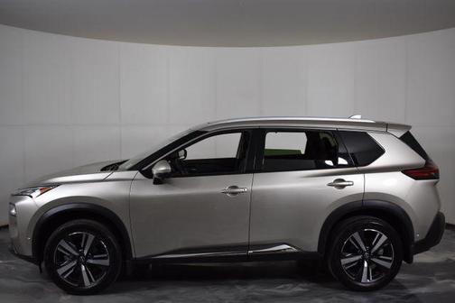 Champagne Silver Metallic 2023 Nissan Rogue SL