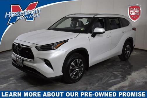 Wind Chill Pearl 2023 Toyota Highlander XLE