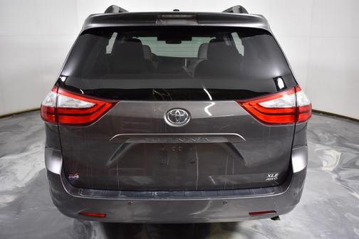 2016 Toyota Sienna XLE Premium