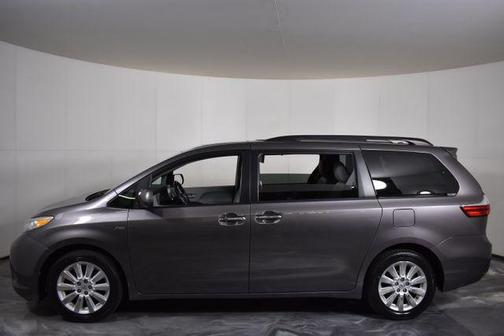 2016 Toyota Sienna XLE Premium