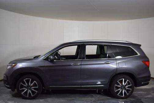 2022 Honda Pilot Touring 8-Passenger