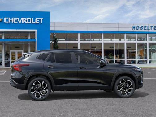 Mosaic Black Metallic 2026 Chevrolet Trax FWD 2RS