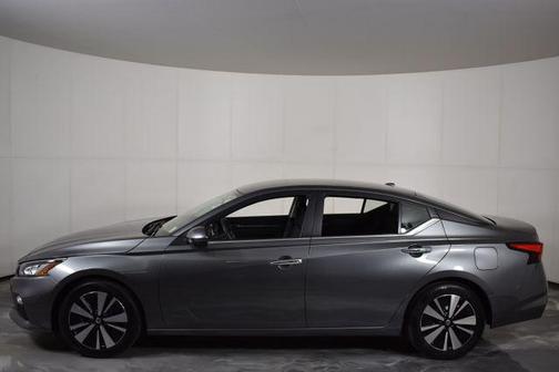 Gun Metallic 2022 Nissan Altima 2.5 SV