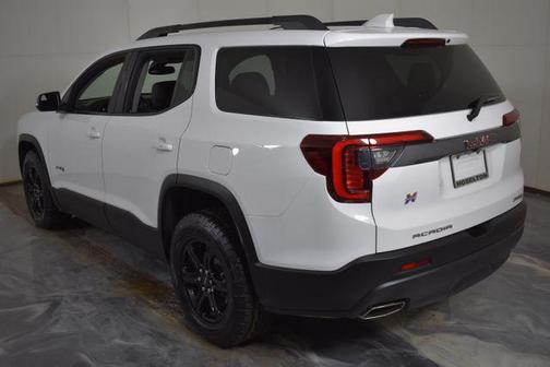 2023 GMC Acadia AWD AT4