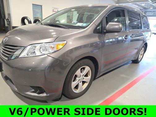 2016 Toyota Sienna LE