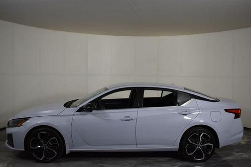 2023 Nissan Altima SR Intelligent AWD