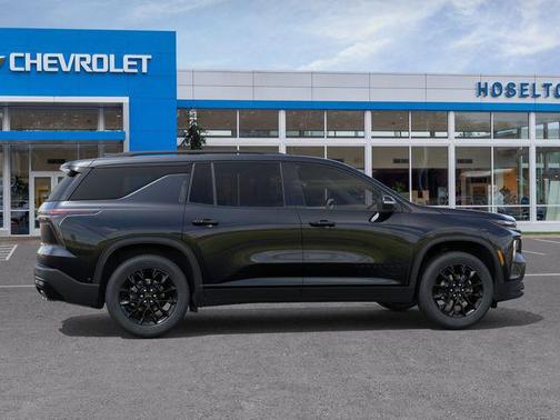 Mosaic Black Metallic 2026 Chevrolet Traverse LT