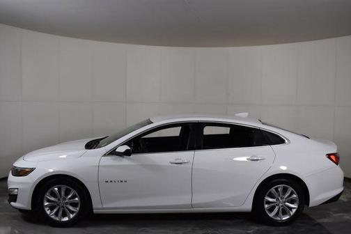 Summit White 2019 Chevrolet Malibu LT