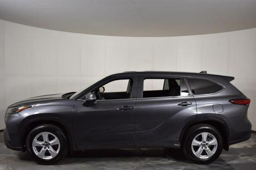 Magnetic Gray Metallic 2023 Toyota Highlander LE