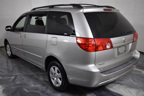 2010 Toyota Sienna LE