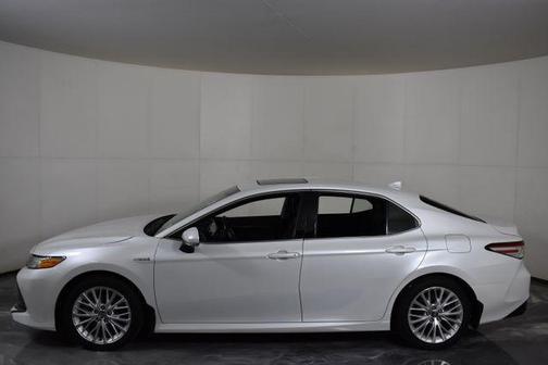 2018 Toyota Camry Hybrid XLE