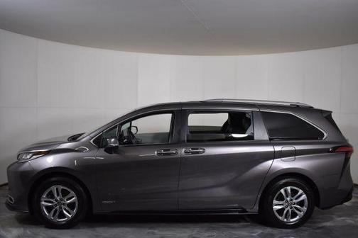 2021 Toyota Sienna Limited 7-Passenger