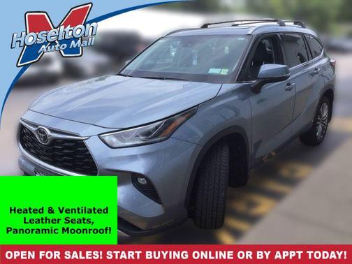 Moon Dust 2021 Toyota Highlander Platinum