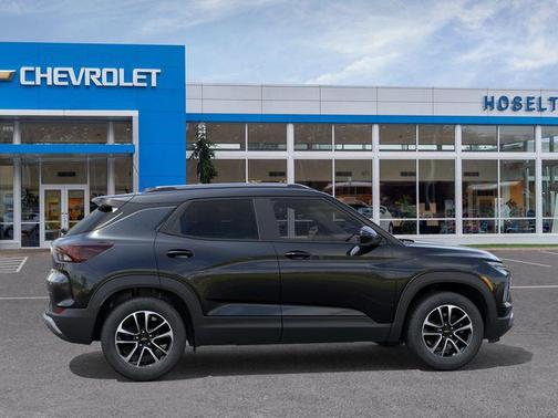 Mosaic Black Metallic 2026 Chevrolet Trailblazer LT
