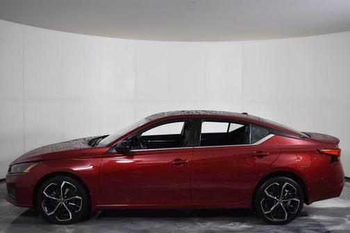 2023 Nissan Altima SR Intelligent AWD