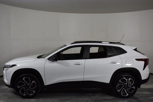 Summit White 2025 Chevrolet Trax FWD 2RS