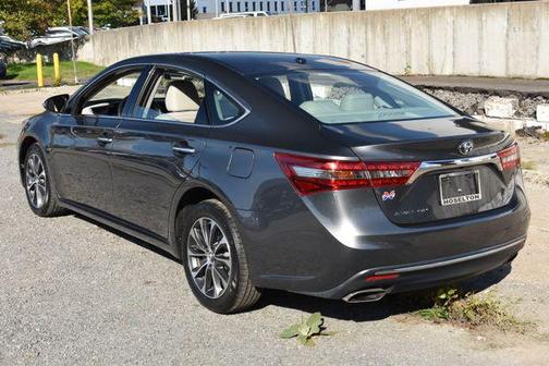2018 Toyota Avalon XLE