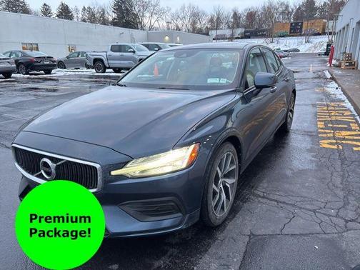 2020 Volvo S60 T5 Momentum