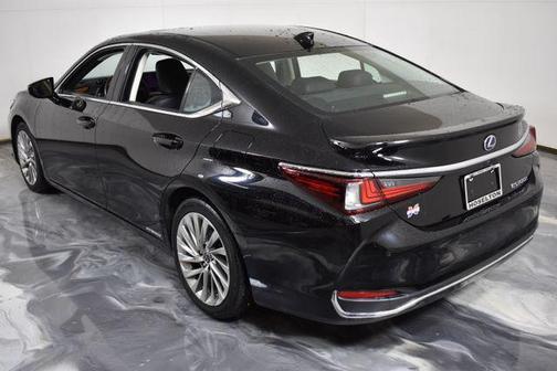 2020 Lexus ES 300h Luxury