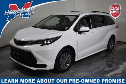 2025 Toyota Sienna LE