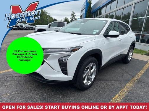 Summit White 2024 Chevrolet Trax LS