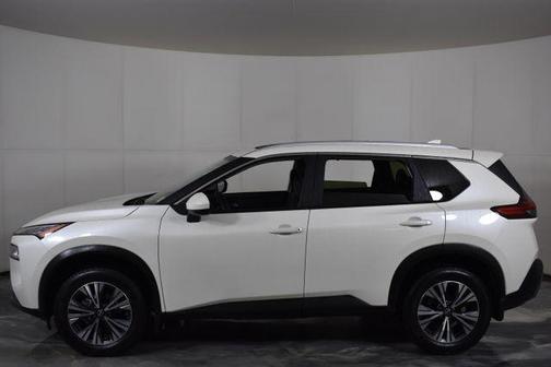Pearl White Tricoat 2023 Nissan Rogue SV