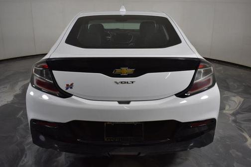 Summit White 2016 Chevrolet Volt LT