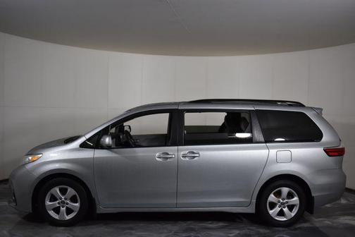 2020 Toyota Sienna LE