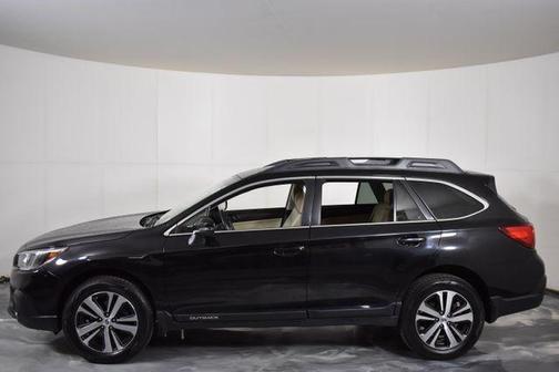 Crystal Black Silica 2018 Subaru Outback 2.5i Limited