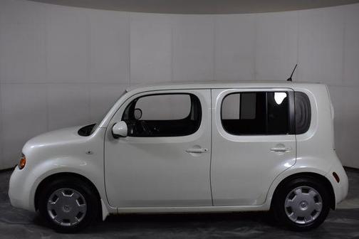 White Pearl 2010 Nissan Cube 1.8S