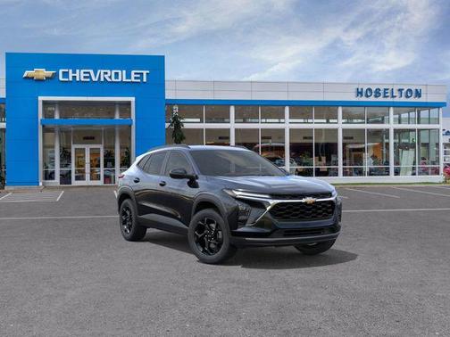 Mosaic Black Metallic 2026 Chevrolet Trax LT SUV