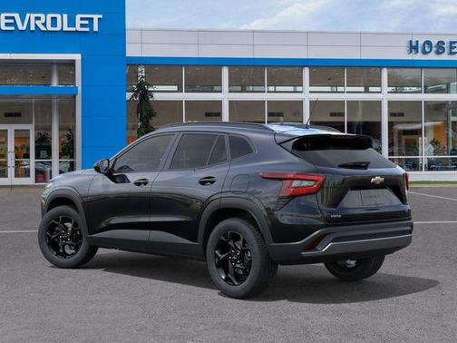 Mosaic Black Metallic 2026 Chevrolet Trax LT
