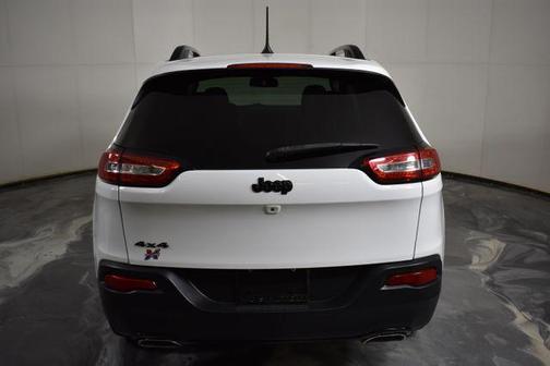 Bright White Clearcoat 2018 Jeep Cherokee Latitude