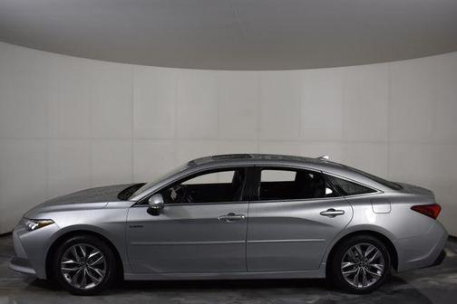 Celestial Silver Metallic 2020 Toyota Avalon Hybrid XLE Plus