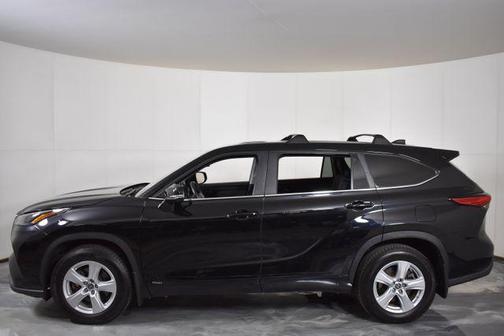 Midnight Black Metallic 2023 Toyota Highlander Hybrid LE