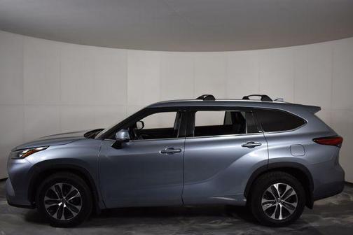 Moon Dust 2020 Toyota Highlander XLE