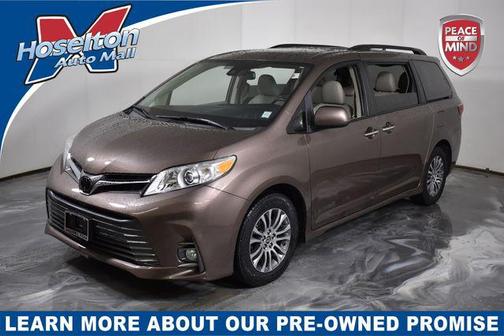 2020 Toyota Sienna XLE