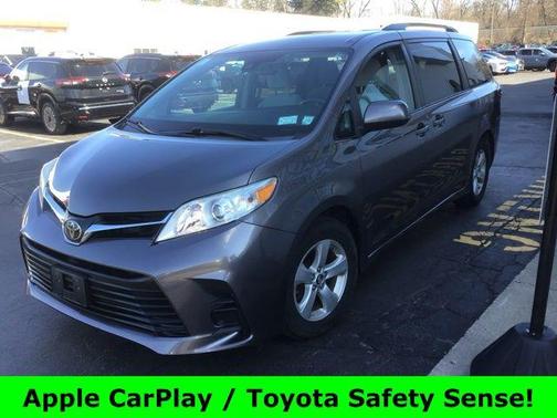 2019 Toyota Sienna LE
