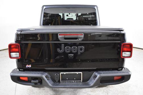 2021 Jeep Gladiator Willys 4x4