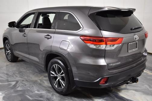 Predawn Gray Mica 2017 Toyota Highlander LE